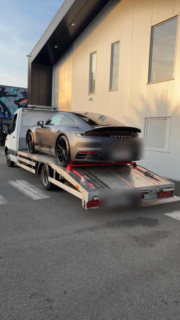 Dépannage et remorquage Bordeaux : Porsche 911 chargée sur plateau ZCARS33